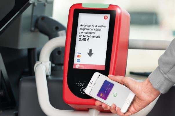 El bitllet senzill de bus ja es pot pagar amb targeta bancària en dues línies de TMB